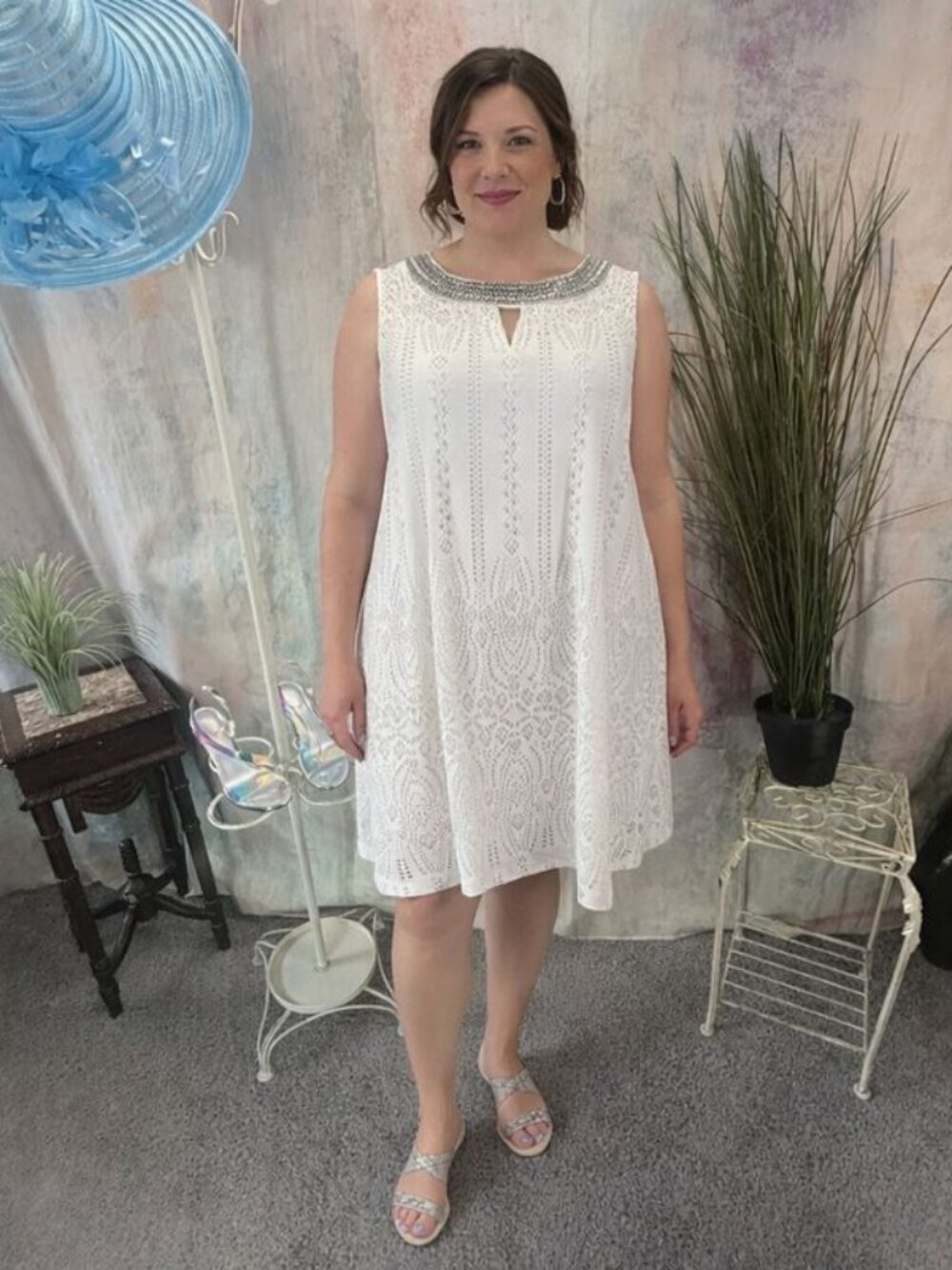 New📌 Studio One Lace Special Occasion Plus Size Sleeveless Dress with Keyhole